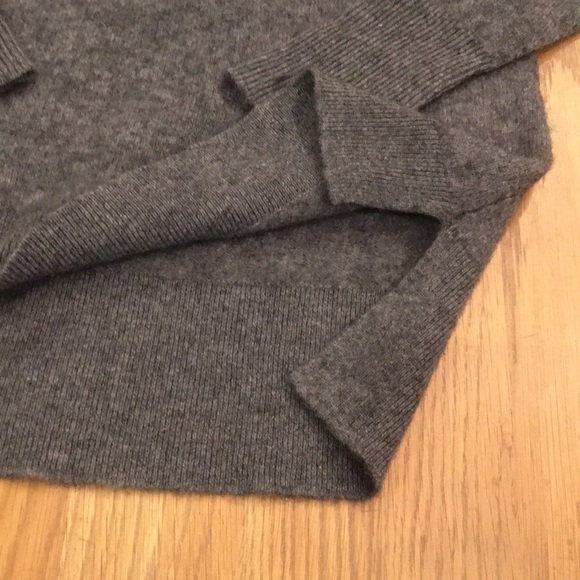 100% CASHMERE GRAY SWEATER - Picture 5 of 8